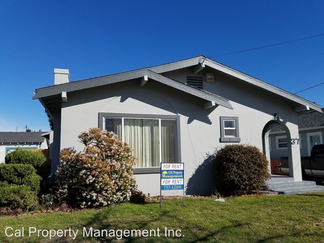 Primary Photo - 3 br, 3 bath House - 37 WILLOW ST.