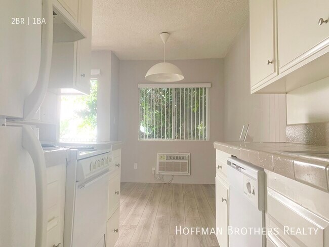 Foto del edificio - 1822 Colby Ave