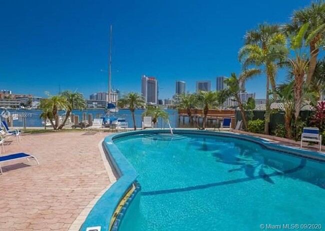 Building Photo - 430 Golden Isles Dr