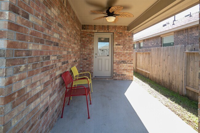 Building Photo - 23626 Legano Dr