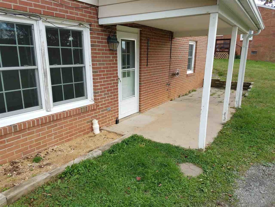 Primary Photo - 38 Preddy Creek Rd