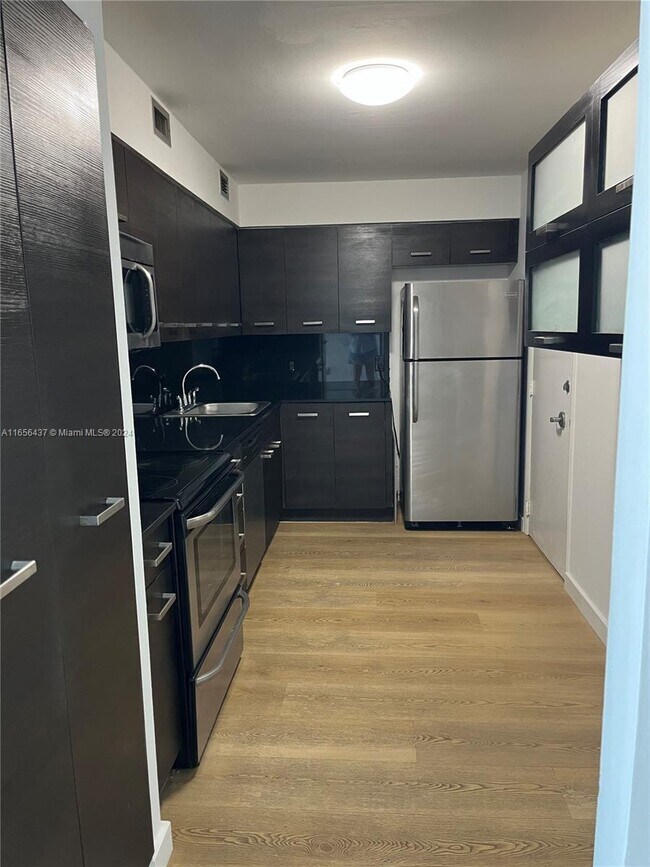 Foto del edificio - 6770 Indian Creek Dr