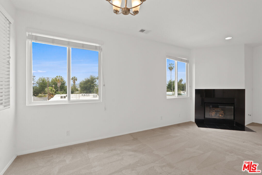 Primary Photo - 5430 Bellingham Ave
