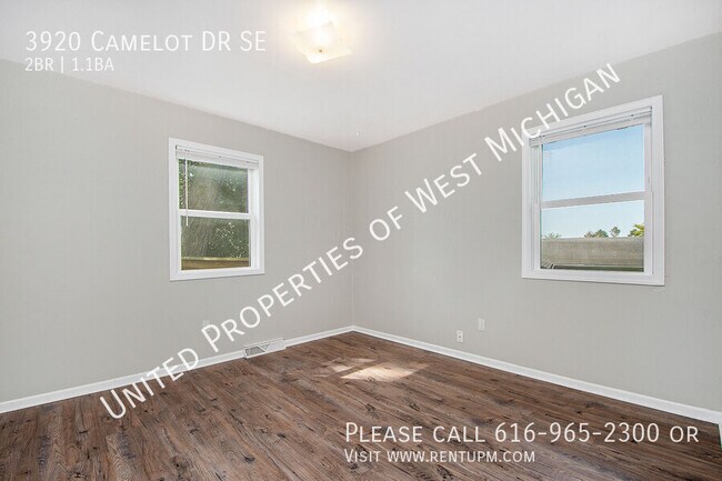 Foto del edificio - Available Now  | 2 Bedroom 1.5 Bathroom Du...