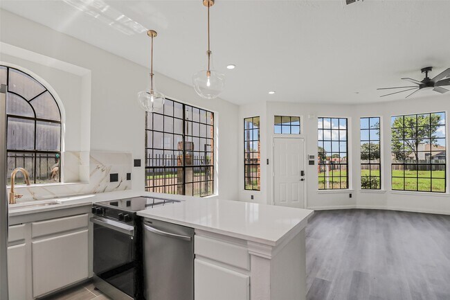 Foto del edificio - 8888 Benning Dr