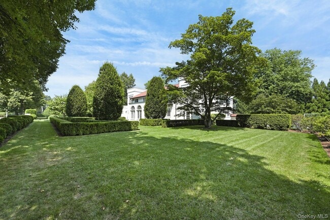 Building Photo - 73 Park Dr S