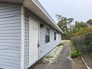 Building Photo - 1604 Cypress Dr