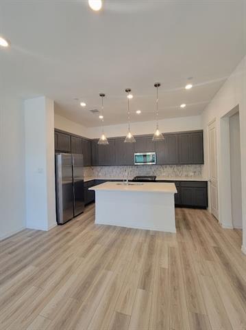 Foto del edificio - 2245 Adena Spgs Dr