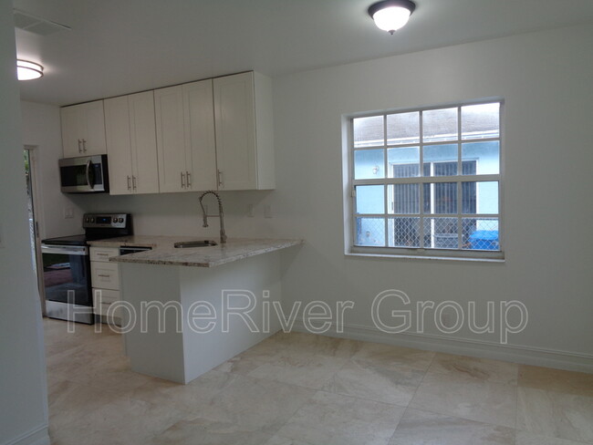 Foto del edificio - 1525 NW 7th Ln