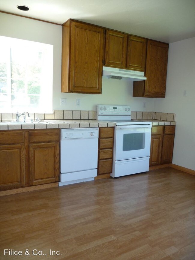 Building Photo - 5 br, 3 bath House - 1655 BRENTWOOD LANE