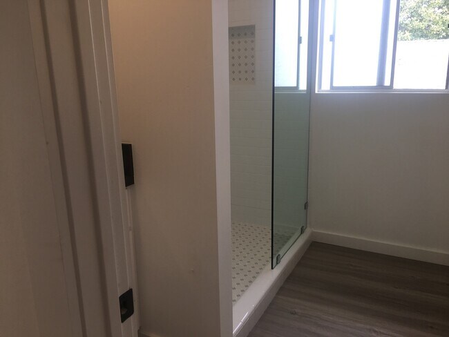 Foto del edificio - SDS T 1451-1451 1/2 A &amp; B