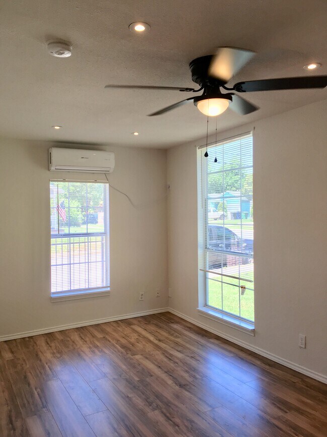 Foto del edificio - 1042 W Lynwood Ave