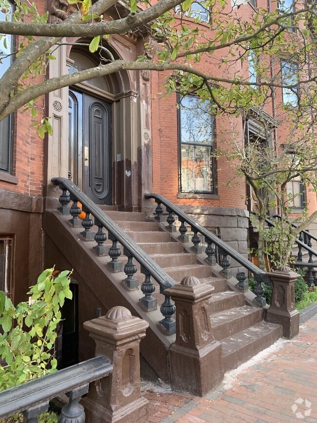 Building Photo - 519 Massachusetts Ave