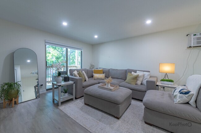 Foto del edificio - 6612 W 64th Pl