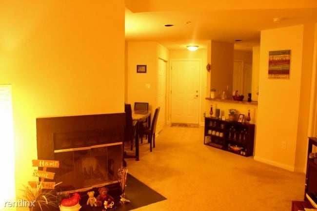 Building Photo - 3153 Pine Orchard Ln