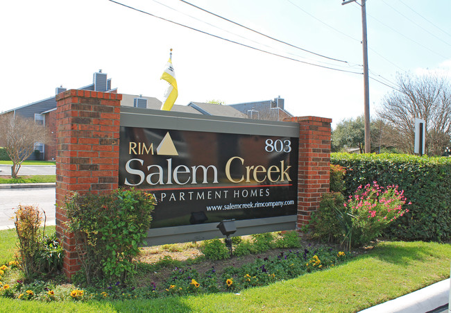 Foto del edificio - Salem Creek Apartment Homes