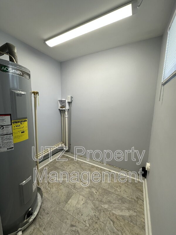 Building Photo - 2828 Cedarhurst Rd