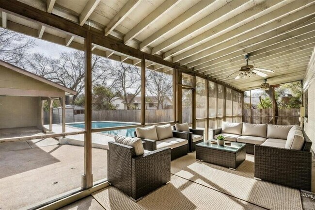 Building Photo - 6601 Skycrest Dr
