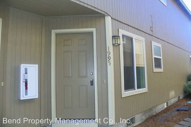 Foto del edificio - 1995 SW Canyon Dr