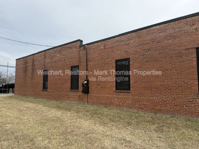 Building Photo - 141 Depot St