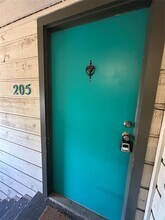 Building Photo - 3902 Peterson Ave