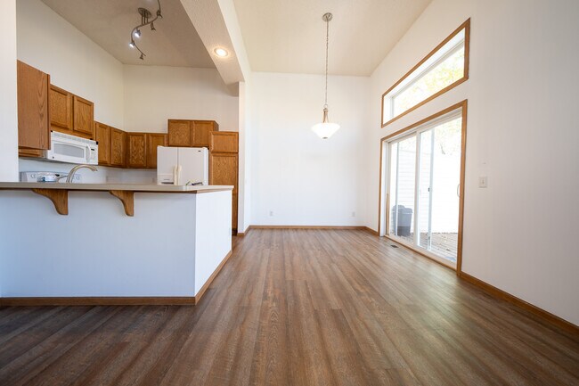 Building Photo - 4892 Bluff Heights Trail SE