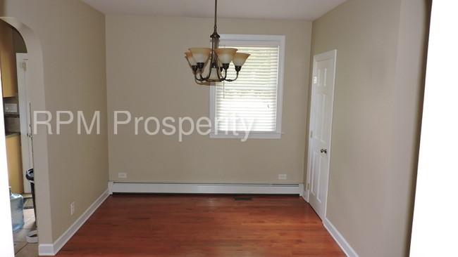 Building Photo - 4557 Grandview Ave