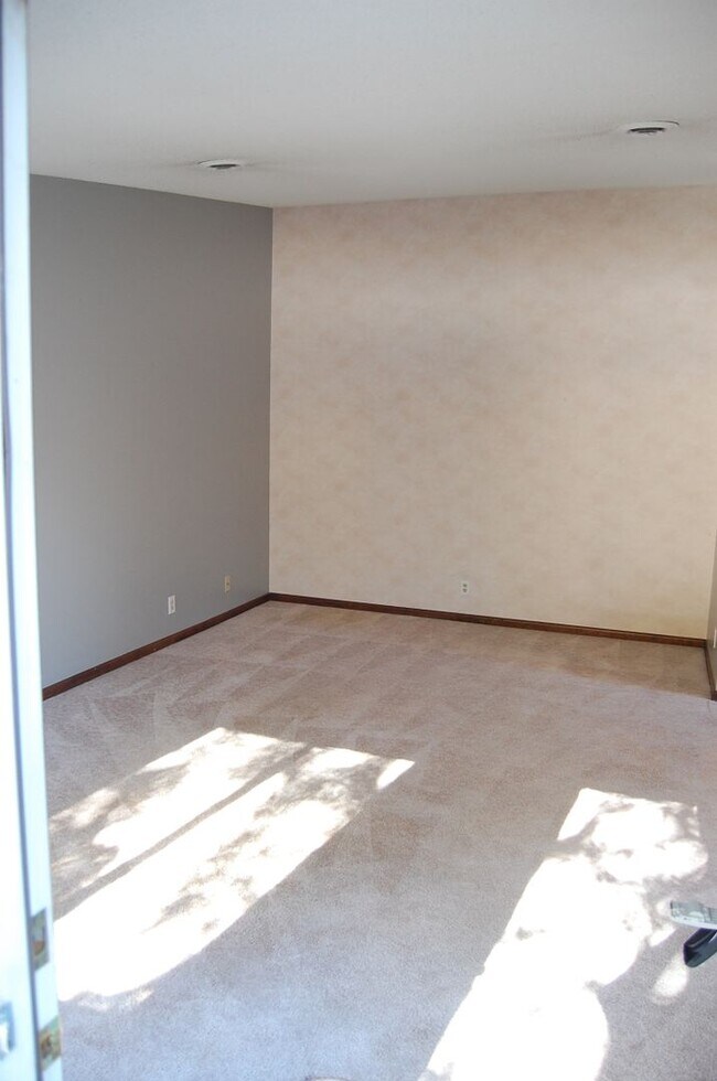 Foto del edificio - 3724 Clover Cir