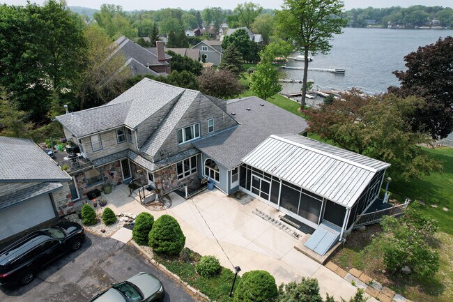 Building Photo - 28820 Beach Dr