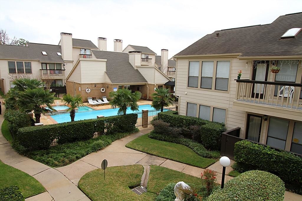 Foto principal - 2277 S Kirkwood Rd