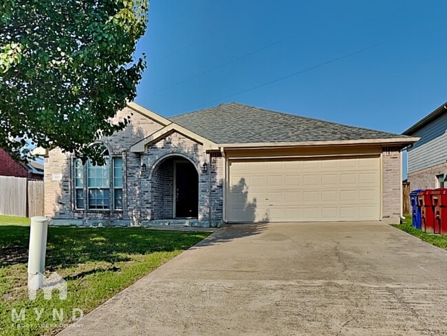 Building Photo - 421 Pin Oak Ln