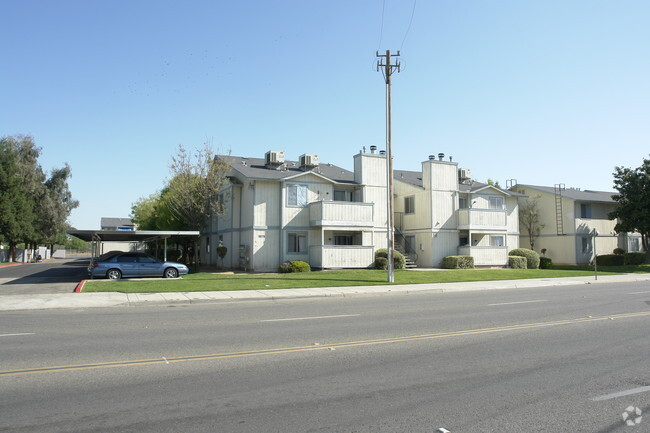 Foto del edificio - Village Oaks Apartments