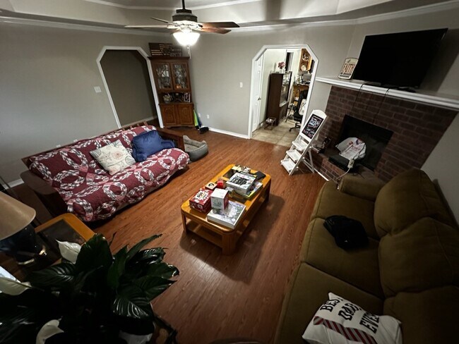 Building Photo - 8709 Palmetto Dr