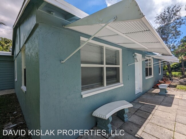 Building Photo - 4 br, 1 bath House - 4359 Walnut St