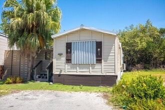 Building Photo - 6620 Maloney Ave