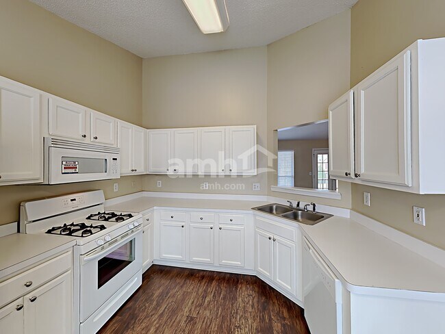 Building Photo - 4650 Grove Ct
