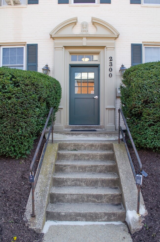 Building Photo - 2300 Colston Dr