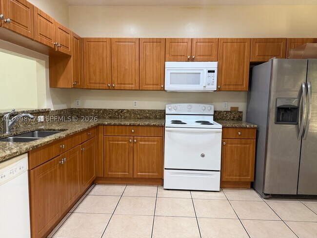 Foto del edificio - 8246 SW 27th St