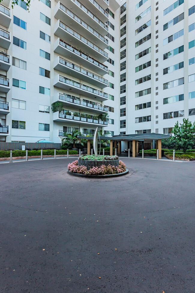 Foto del edificio - 1155 N La Cienega Blvd