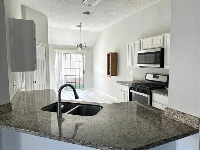 Foto del edificio - 18406 Flint Hill Dr