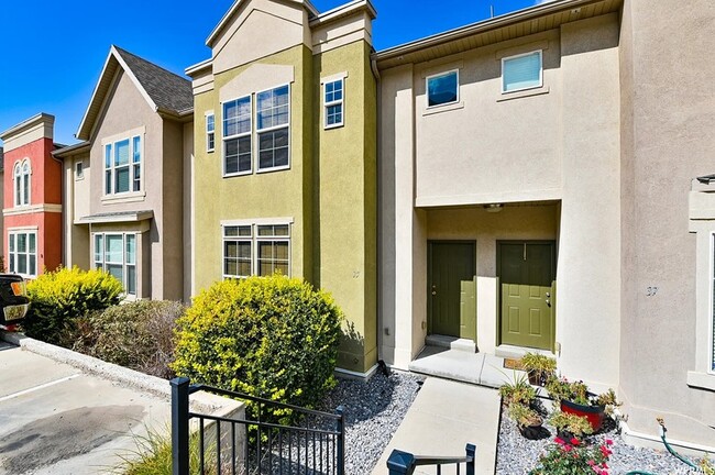 Photo - 35 Ann Arbor Dr (Draper, UT) Townhome