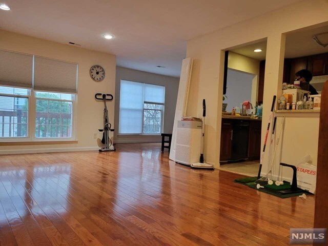 Foto del edificio - 555 Ridge Ln