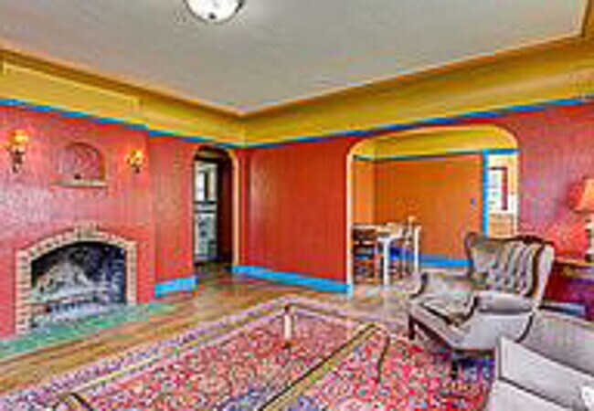 Foto del edificio - Pre-Leasing for August - 8Bed/2Bath House