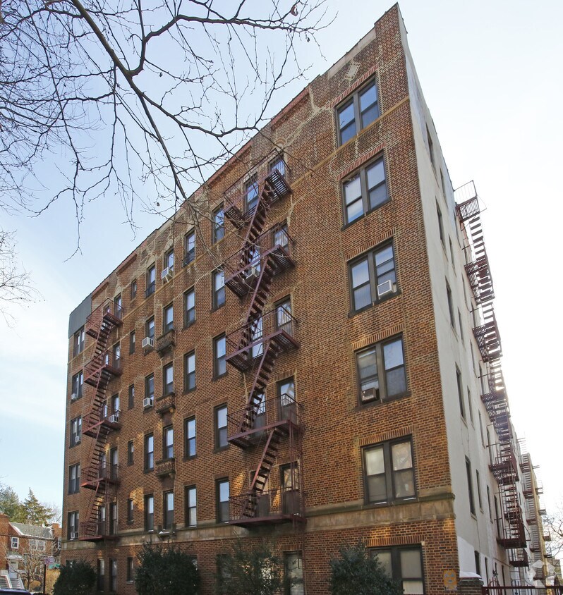 Foto del edificio - 28 Marine Ave