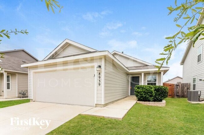 Foto del edificio - 8939 Lamus Wheel