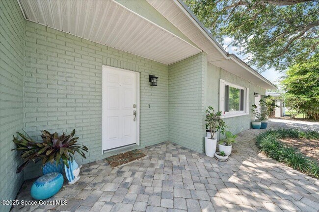 Building Photo - 1883 Gulf Ct