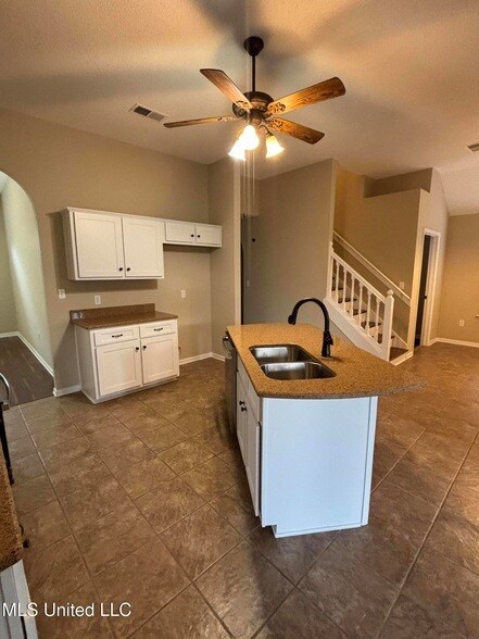 Foto del edificio - 1705 Cedar Lake Cove