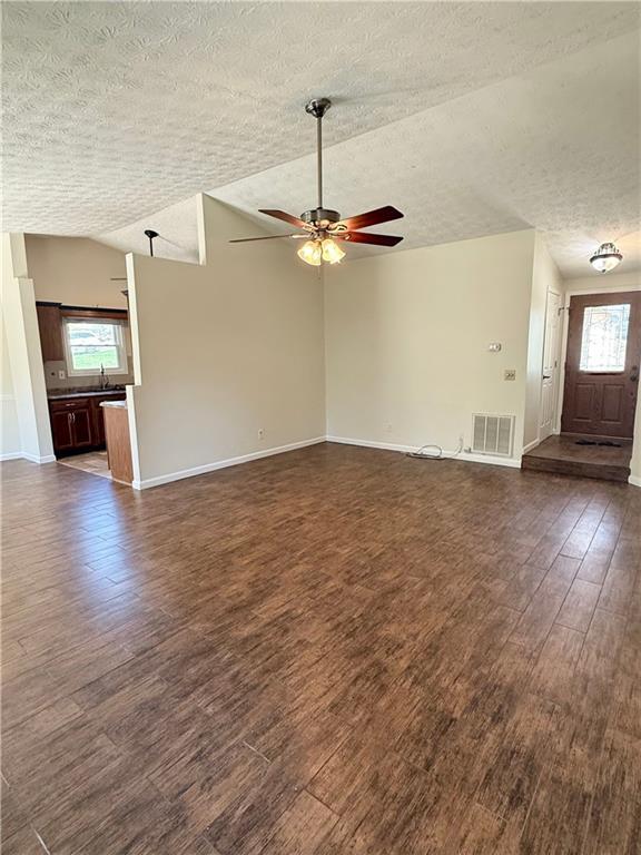 Building Photo - 1907 Grant Ln