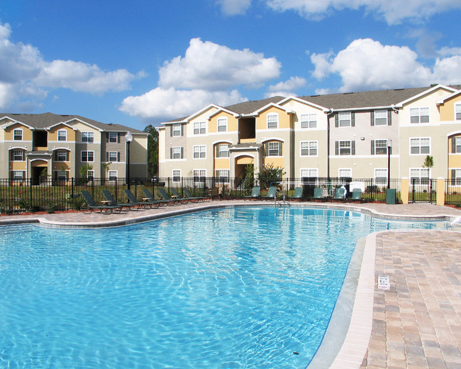 Ryan Oaks Apartments Pool Area - Ryan Oaks