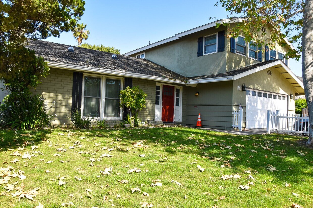 Primary Photo - Large Home in North Orange